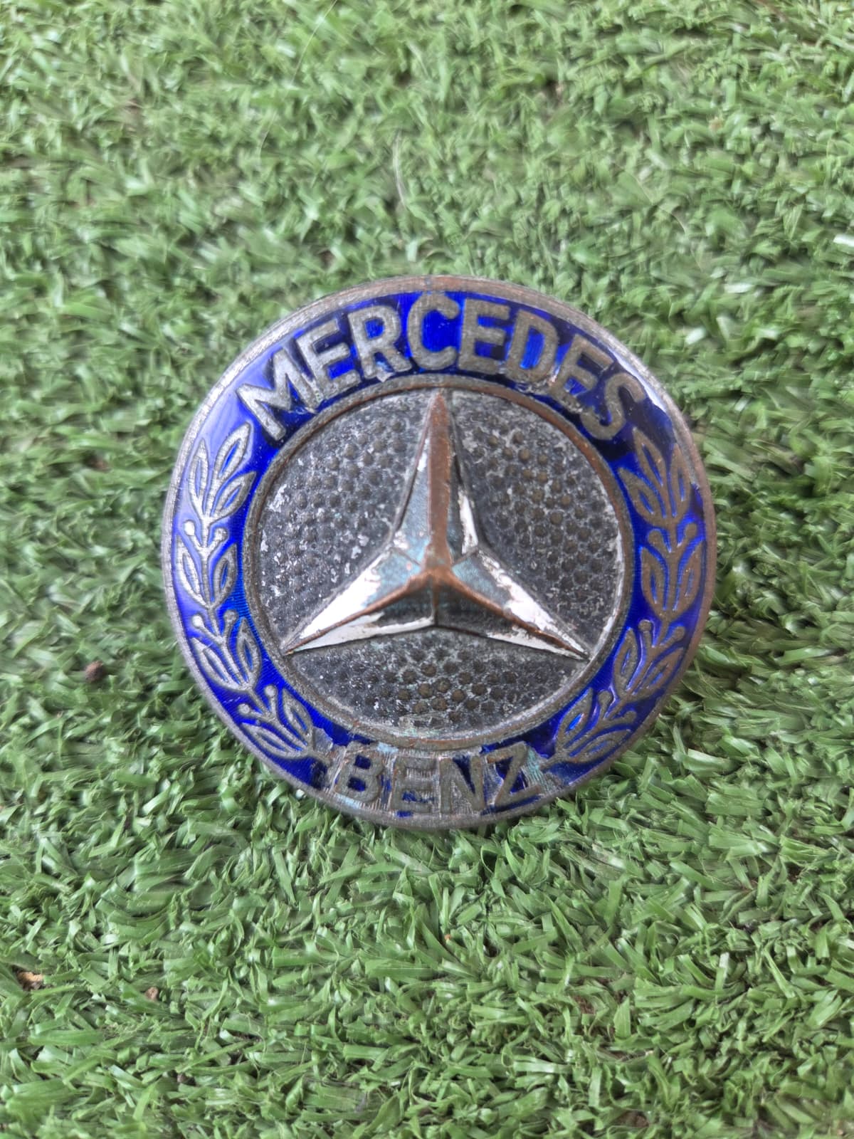 Emblema de metal de Mercedes-Benz